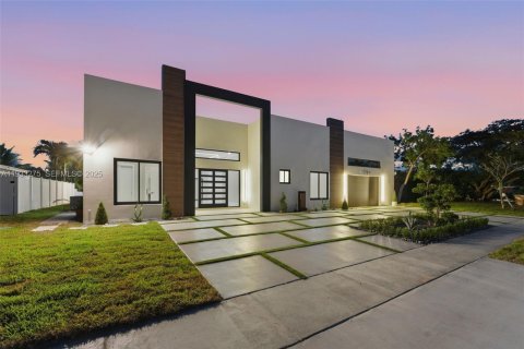 Casa en venta en Deerfield Beach, Florida, 3 dormitorios, 206.52 m2 № 1992819 - foto 2