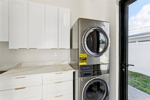 Casa en venta en Deerfield Beach, Florida, 3 dormitorios, 206.52 m2 № 1992819 - foto 20