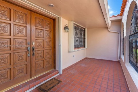 House in Miami, Florida 3 bedrooms, 195.75 sq.m. № 2044124 - photo 4