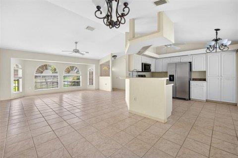 Villa ou maison à vendre à Punta Gorda, Floride: 3 chambres, 132.48 m2 № 2423715 - photo 10