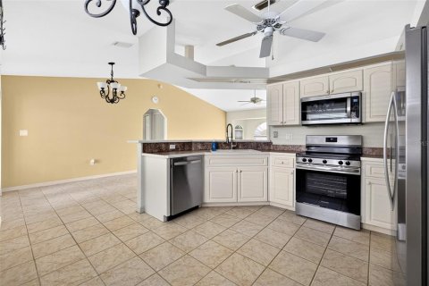 Villa ou maison à vendre à Punta Gorda, Floride: 3 chambres, 132.48 m2 № 2423715 - photo 13