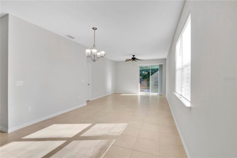 Villa ou maison à vendre à Clermont, Floride: 3 chambres, 140.56 m2 № 2431187 - photo 9