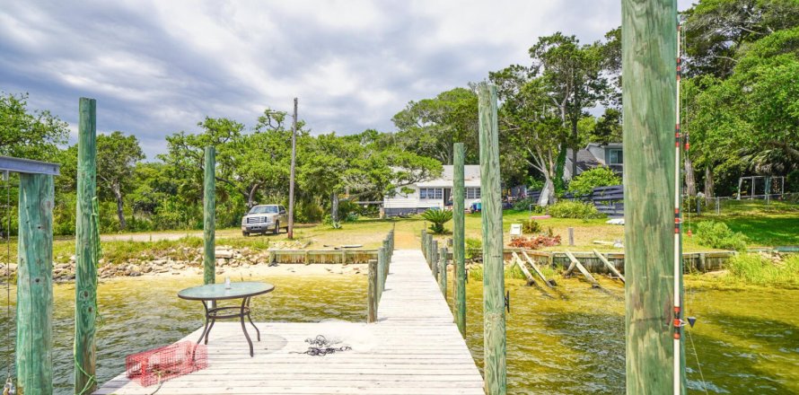 House in Mary Esther, Florida 7 bedrooms, 316.43 sq.m. № 589950