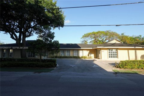 Immobilier commercial à Pinecrest, Floride № 2184847