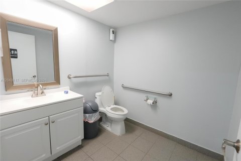 Propiedad comercial en venta en Pinecrest, Florida № 2184847 - foto 6