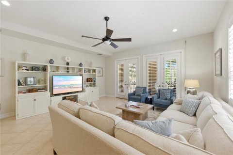 Condo in Naples, Florida, 3 bedrooms  № 2195303 - photo 24