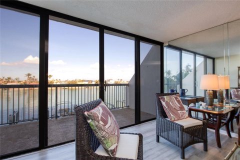 Condominio en venta en Saint Pete Beach, Florida, 2 dormitorios, 117.99 m2 № 1546183 - foto 10