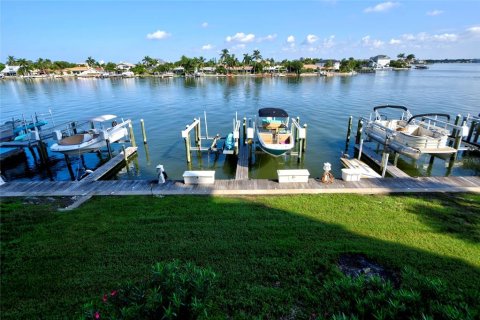 Condominio en venta en Saint Pete Beach, Florida, 2 dormitorios, 117.99 m2 № 1546183 - foto 3