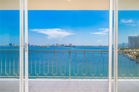 Condo in Miami, Florida, 2 bedrooms  № 1960106