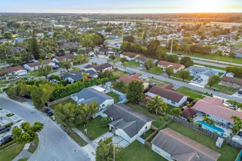 Villa ou maison à vendre à Homestead, Floride: 4 chambres, 149.39 m2 № 1985031 - photo 29