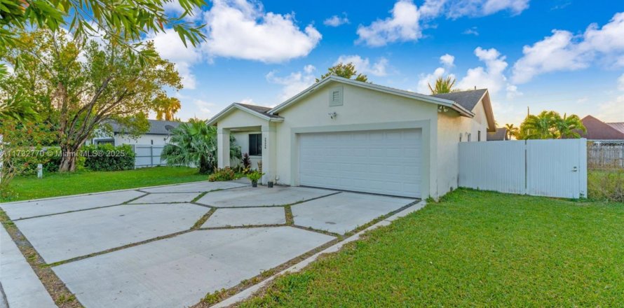 Villa ou maison à Homestead, Floride 4 chambres, 149.39 m2 № 1985031