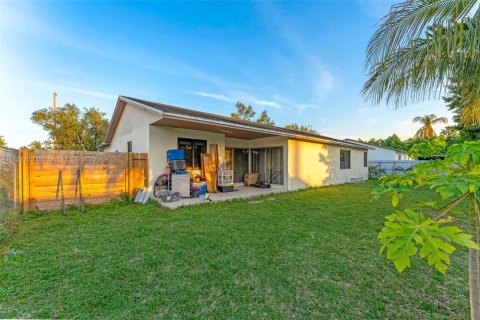 Villa ou maison à vendre à Homestead, Floride: 4 chambres, 149.39 m2 № 1985031 - photo 23