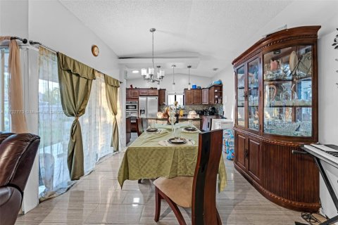 Villa ou maison à vendre à Homestead, Floride: 4 chambres, 149.39 m2 № 1985031 - photo 6