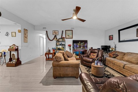 Villa ou maison à vendre à Homestead, Floride: 4 chambres, 149.39 m2 № 1985031 - photo 4