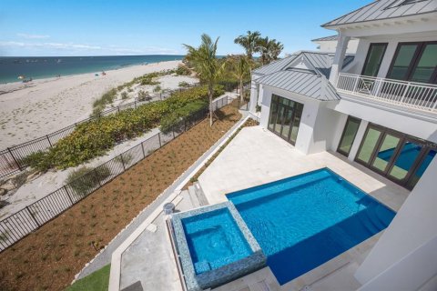 House in Boca Grande, Florida 6 bedrooms, 752.51 sq.m. № 1008560 - photo 9