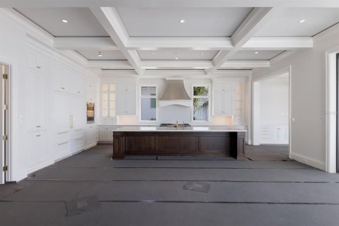 House in Boca Grande, Florida 6 bedrooms, 752.51 sq.m. № 1008560 - photo 15