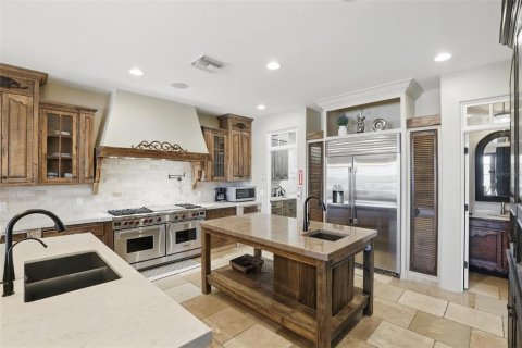 House in Merrit Island, Florida 4 bedrooms, 370.49 sq.m. № 1572433 - photo 11