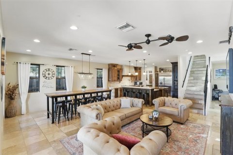 House in Merrit Island, Florida 4 bedrooms, 370.49 sq.m. № 1572433 - photo 7