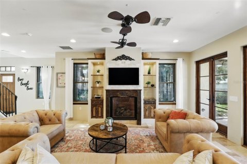 House in Merrit Island, Florida 4 bedrooms, 370.49 sq.m. № 1572433 - photo 6