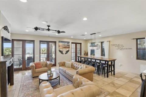 House in Merrit Island, Florida 4 bedrooms, 370.49 sq.m. № 1572433 - photo 4