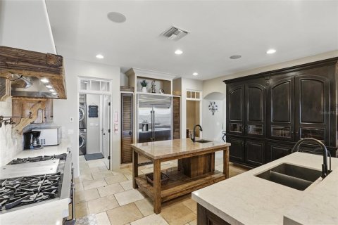 House in Merrit Island, Florida 4 bedrooms, 370.49 sq.m. № 1572433 - photo 12