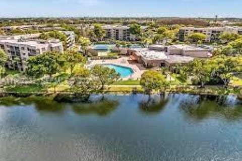 Condo à Pembroke Pines, Floride, 2 chambres  № 2045035