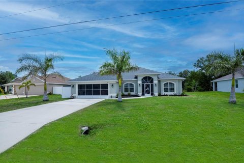 House in Punta Gorda, Florida 4 bedrooms, 215.72 sq.m. № 1775509 - photo 1