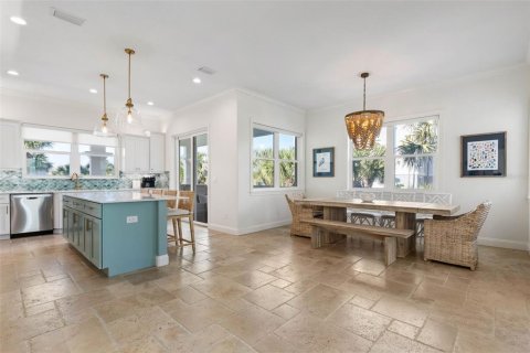 House in Palm Coast, Florida 6 bedrooms, 358.42 sq.m. № 2110115 - photo 8