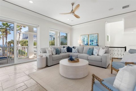 House in Palm Coast, Florida 6 bedrooms, 358.42 sq.m. № 2110115 - photo 6