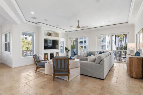 House in Palm Coast, Florida 6 bedrooms, 358.42 sq.m. № 2110115 - photo 4