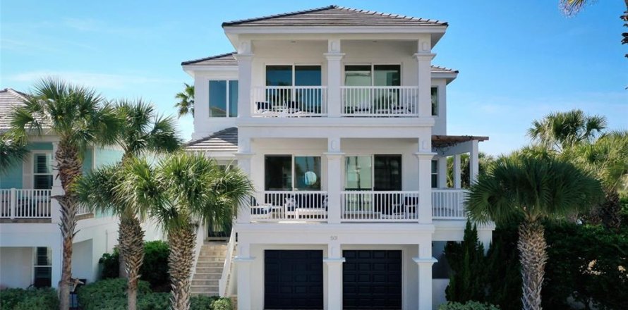 House in Palm Coast, Florida 6 bedrooms, 358.42 sq.m. № 2110115