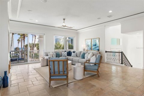 House in Palm Coast, Florida 6 bedrooms, 358.42 sq.m. № 2110115 - photo 5