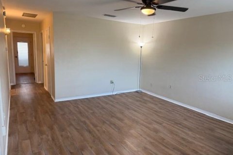 Condo in Seminole, Florida, 2 bedrooms  № 1873934 - photo 2