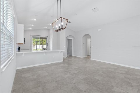 House in Palm Coast, Florida 3 bedrooms, 150.87 sq.m. № 2421687 - photo 6