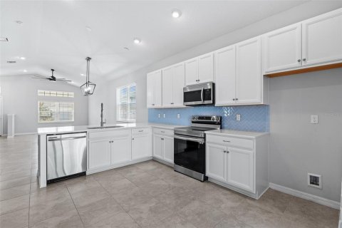 House in Palm Coast, Florida 3 bedrooms, 150.87 sq.m. № 2421687 - photo 9