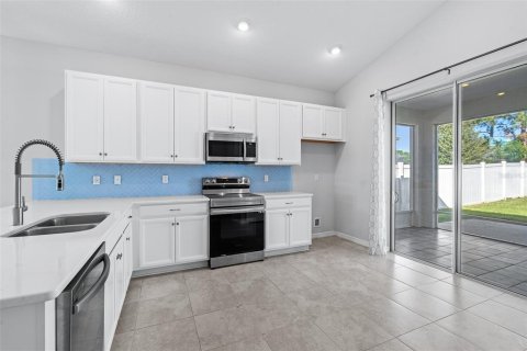 House in Palm Coast, Florida 3 bedrooms, 150.87 sq.m. № 2421687 - photo 10