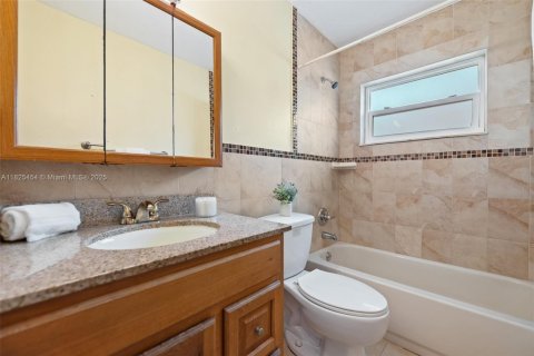 Casa en venta en Tamarac, Florida, 2 dormitorios, 147.44 m2 № 1794157 - foto 18