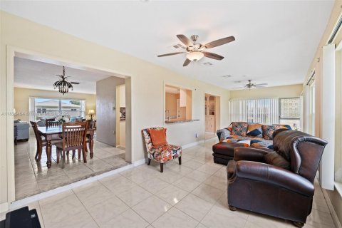 Casa en venta en Tamarac, Florida, 2 dormitorios, 147.44 m2 № 1794157 - foto 12