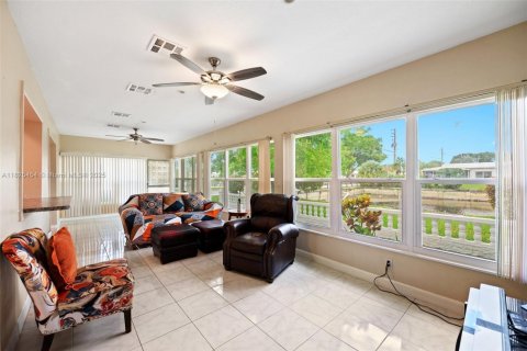 Casa en venta en Tamarac, Florida, 2 dormitorios, 147.44 m2 № 1794157 - foto 11