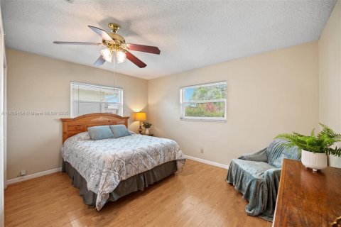 Casa en venta en Tamarac, Florida, 2 dormitorios, 147.44 m2 № 1794157 - foto 16
