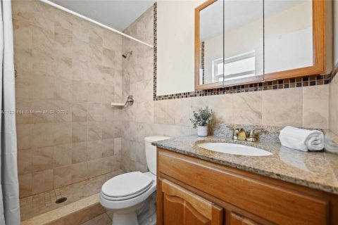 Casa en venta en Tamarac, Florida, 2 dormitorios, 147.44 m2 № 1794157 - foto 15