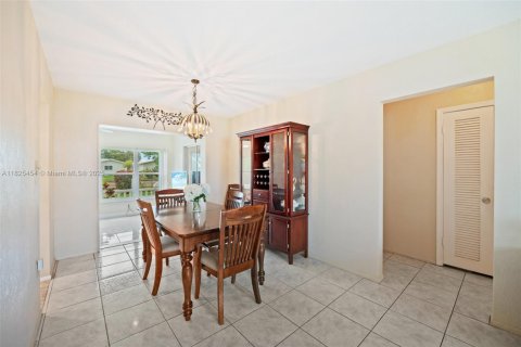 Casa en venta en Tamarac, Florida, 2 dormitorios, 147.44 m2 № 1794157 - foto 5