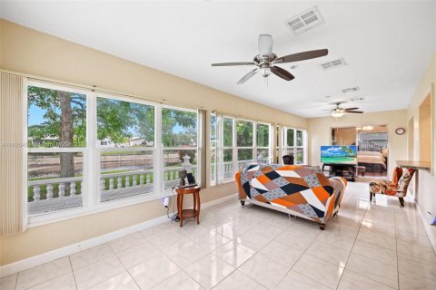 Casa en venta en Tamarac, Florida, 2 dormitorios, 147.44 m2 № 1794157 - foto 10