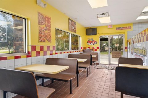Commercial property in Chiefland, Florida 118.91 sq.m. № 2427113 - photo 7