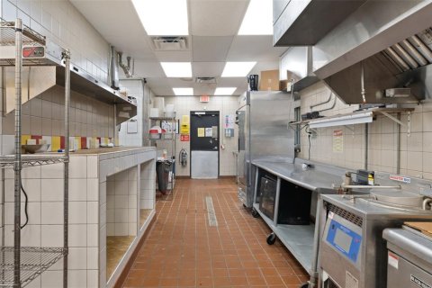 Commercial property in Chiefland, Florida 118.91 sq.m. № 2427113 - photo 14