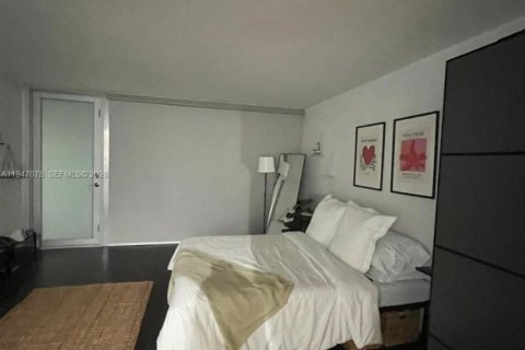 Condo in Miami Beach, Florida  № 2003250 - photo 3