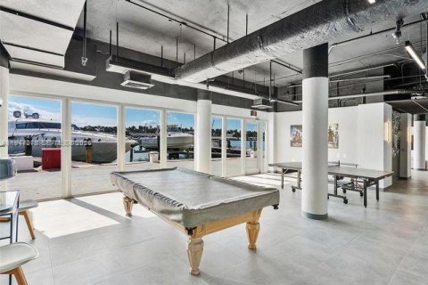 Condo in Miami Beach, Florida  № 2003250 - photo 16