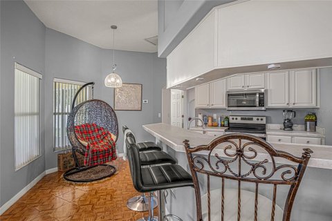 House in Palm Bay, Florida 3 bedrooms, 162.58 sq.m. № 2220286 - photo 12