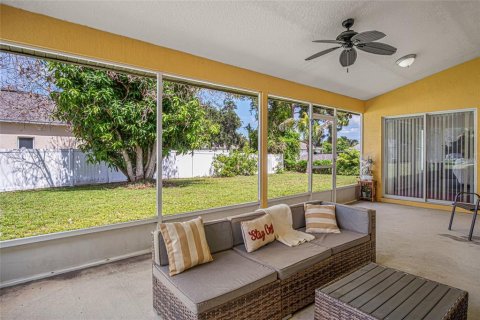 House in Palm Bay, Florida 3 bedrooms, 162.58 sq.m. № 2220286 - photo 24