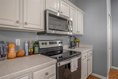 House in Palm Bay, Florida 3 bedrooms, 162.58 sq.m. № 2220286 - photo 9